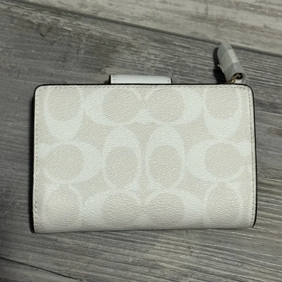 Coach Ivory Leather Wallet with Gold Accents NWOT - Picture 3 of 8